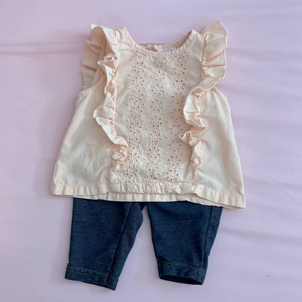 BABY GIRL TWO PIECE PANT SET : SIZE 0-3 MONTHS
